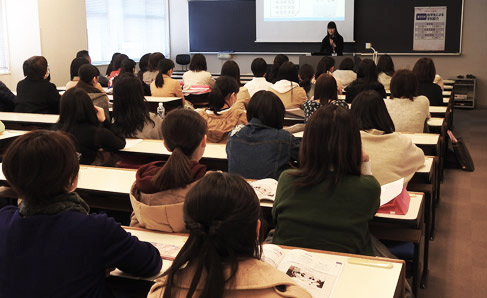在学生による学科紹介