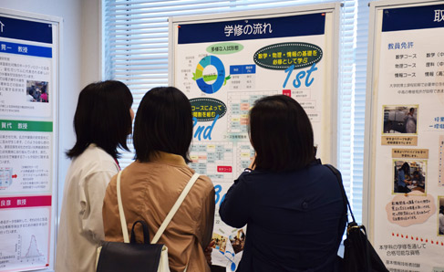 在学生・教員との懇談